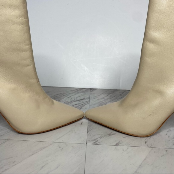 Schutz Betsey Eggshell Leather Pointy Toe Heeled Bootie 9 1/2 B - Picture 9 of 15
